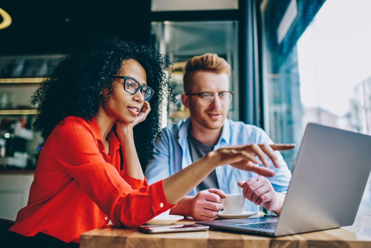 13 Useless Distractions Newbie Marketers Worry About That Have Zero Impact on Success