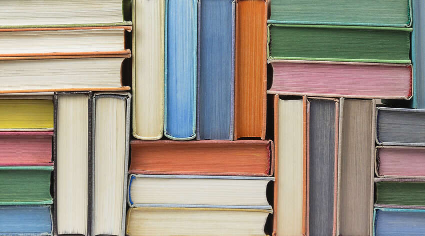 Here are 25 of the Best Digital Marketing Books to Up Your Marketing IQ Before 2021