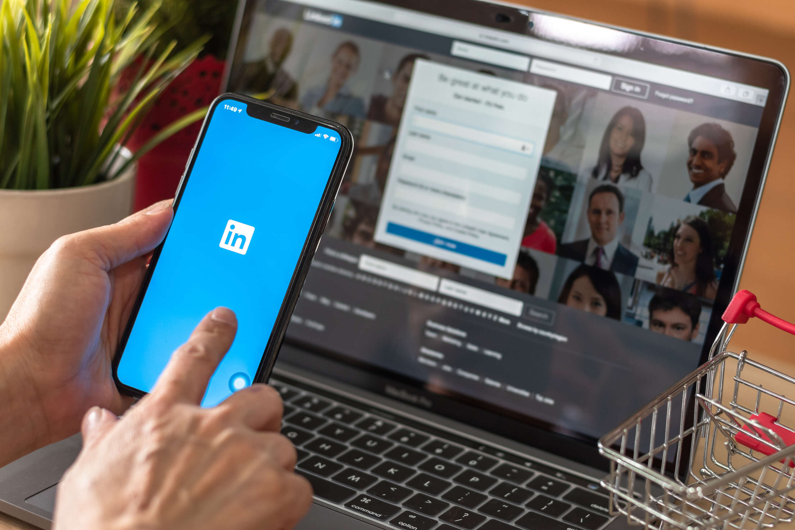 Best LinkedIn Sales Navigator Lead Generation Features & Growth-Hacks