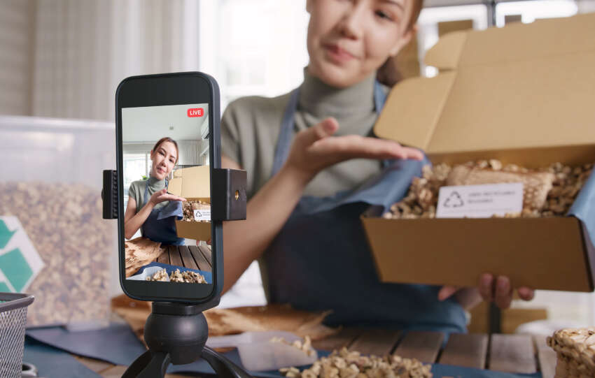 10 Great Tips to Build Your Social Commerce Strategy on Instagram