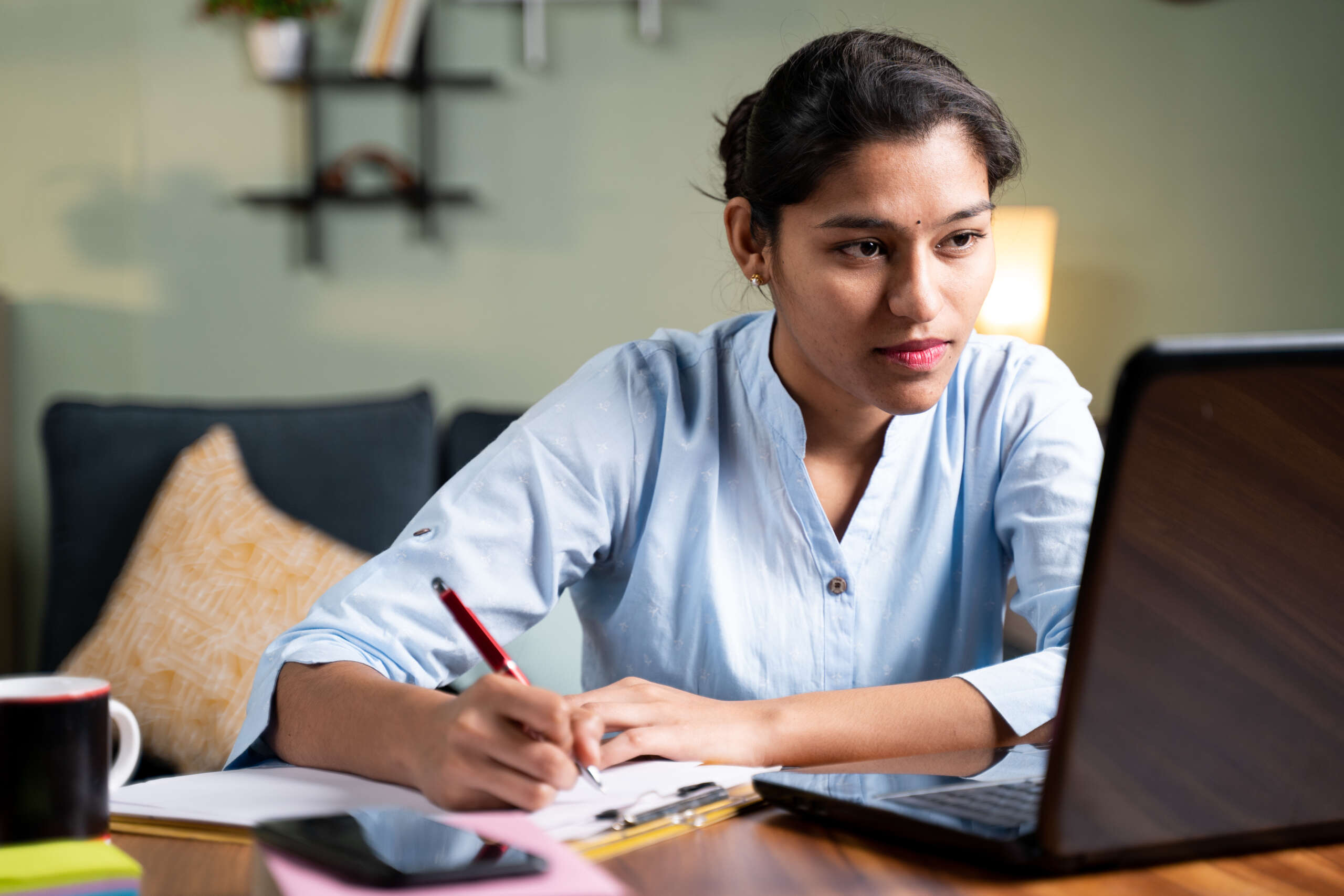 6 Reasons to Invest in Online Businesses