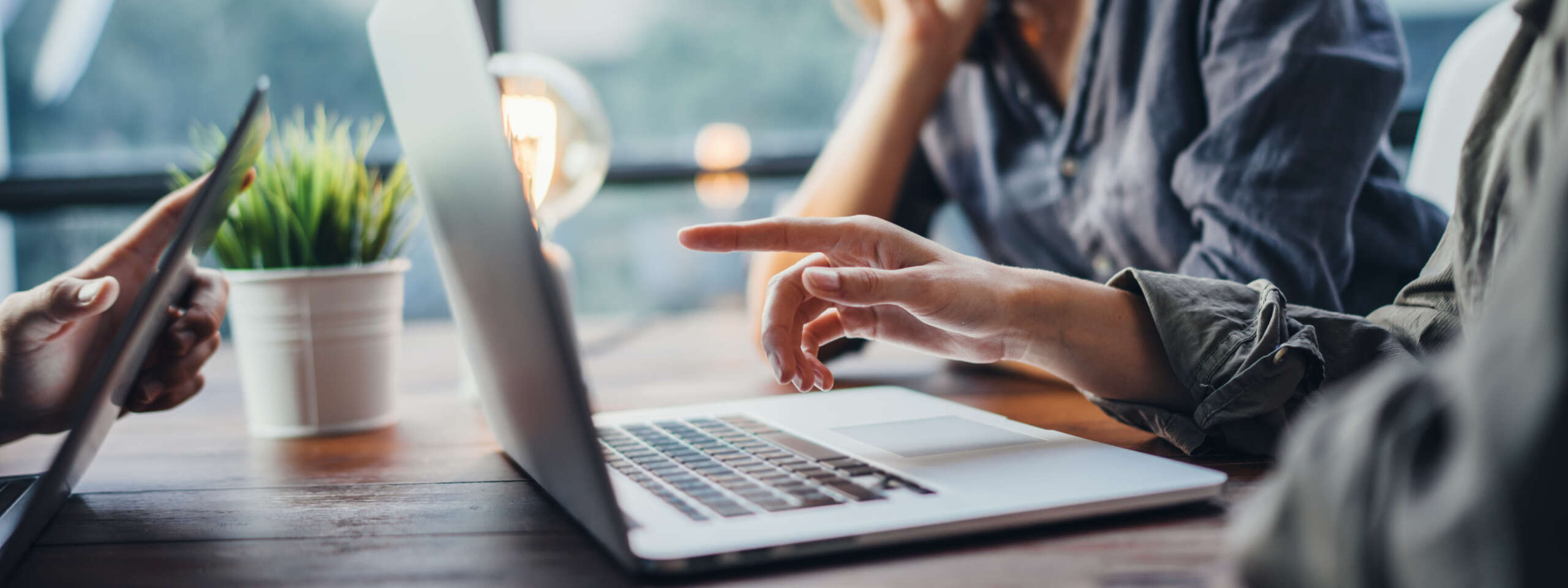 40 Easy Ways to Make Money Online in 2024- Your Ultimate Guide to Starting an Online Business