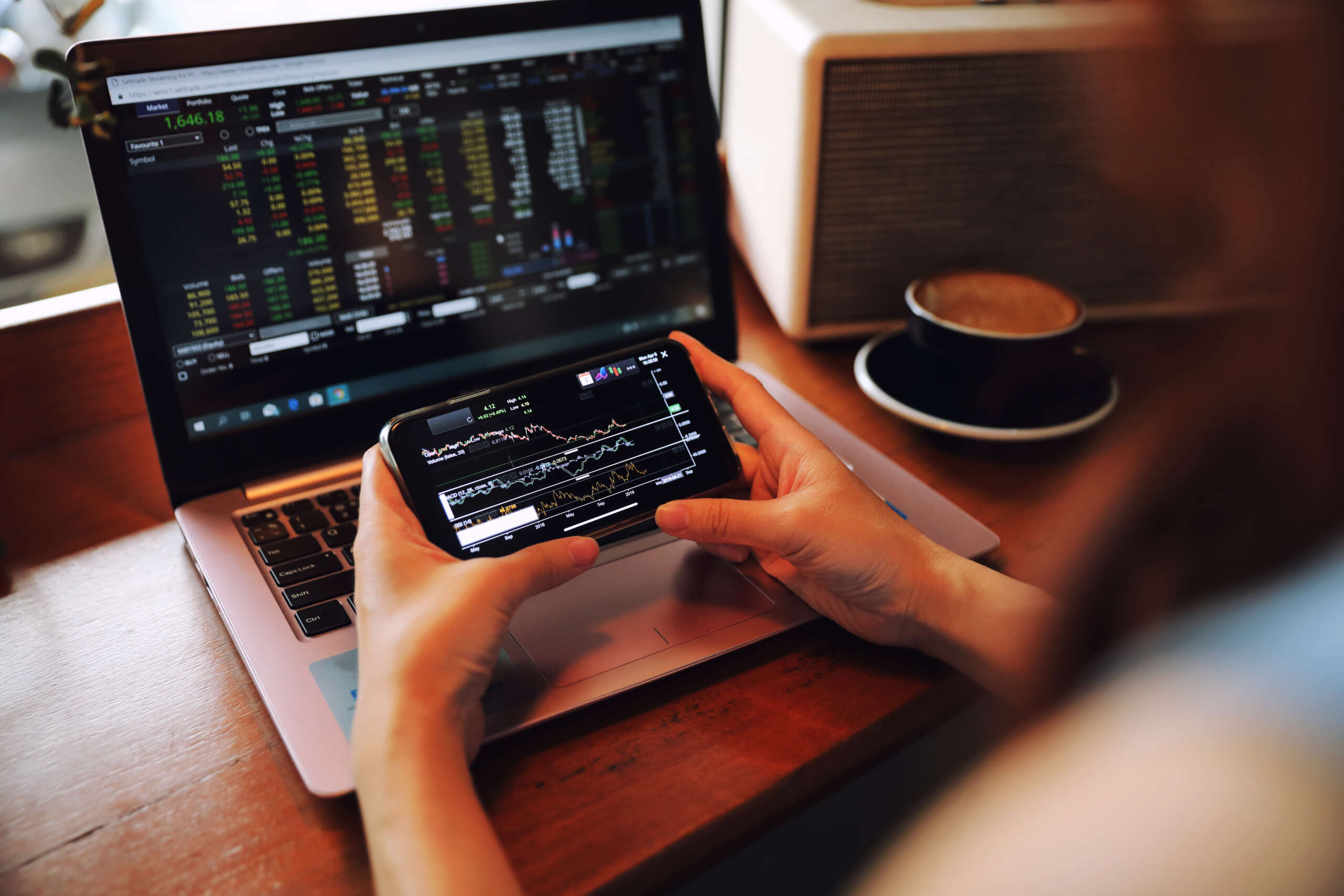 5 Reasons To Consider Trading As A Side Hustle