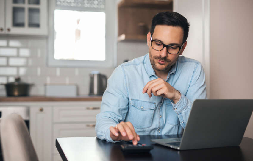 Ultimate Guide to Investing as a Side Hustle: Is It the Right Choice for You?