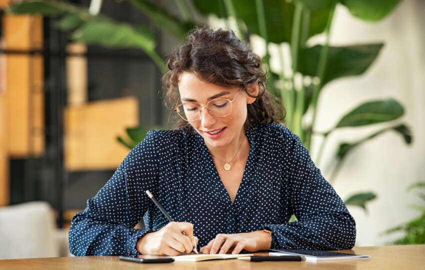 How to Use Professional Writing Help to Stand Out in Your Niche Market