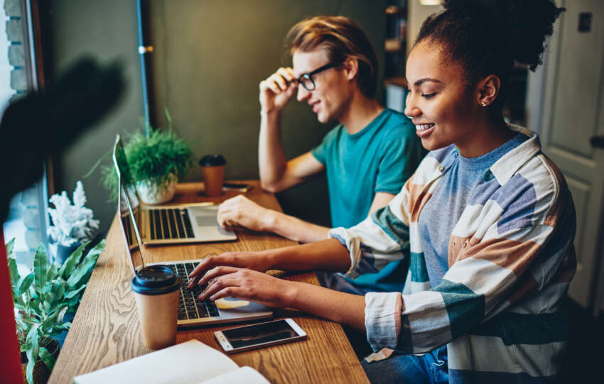 Why Blogging Niches Are Perfect for College Students in 2025