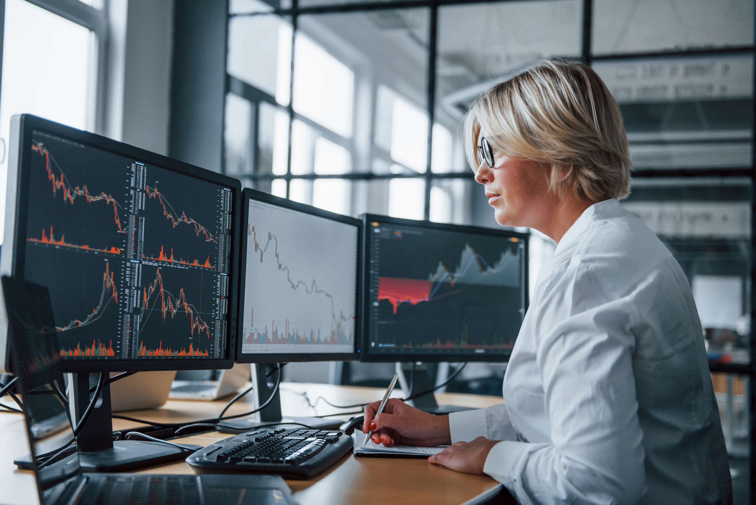 Virtual Data Rooms The Secret Weapon for Smart Investors [2025]