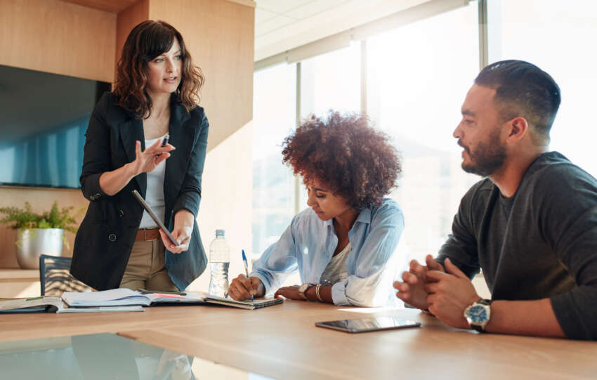 From Manager to Leader: Skills That Drive Growth in 2025