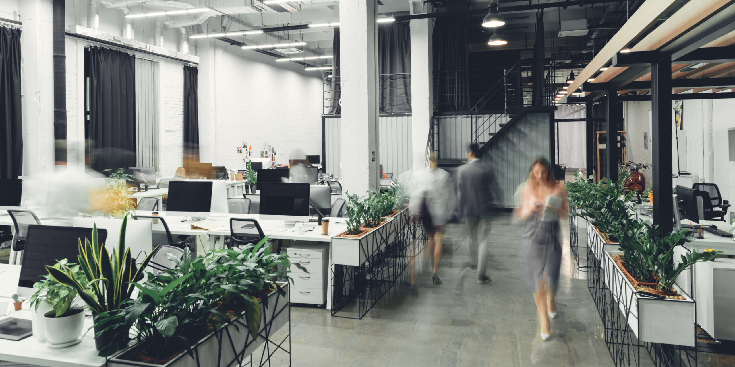 What Are the Criticisms of Hot Desking? Key Challenges and Solutions